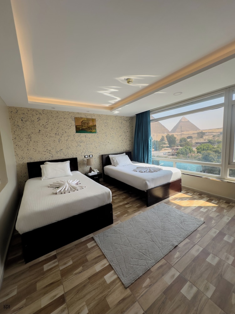 Turquoise Pyramids & Grand Egyptian museum view Hotel 17/50