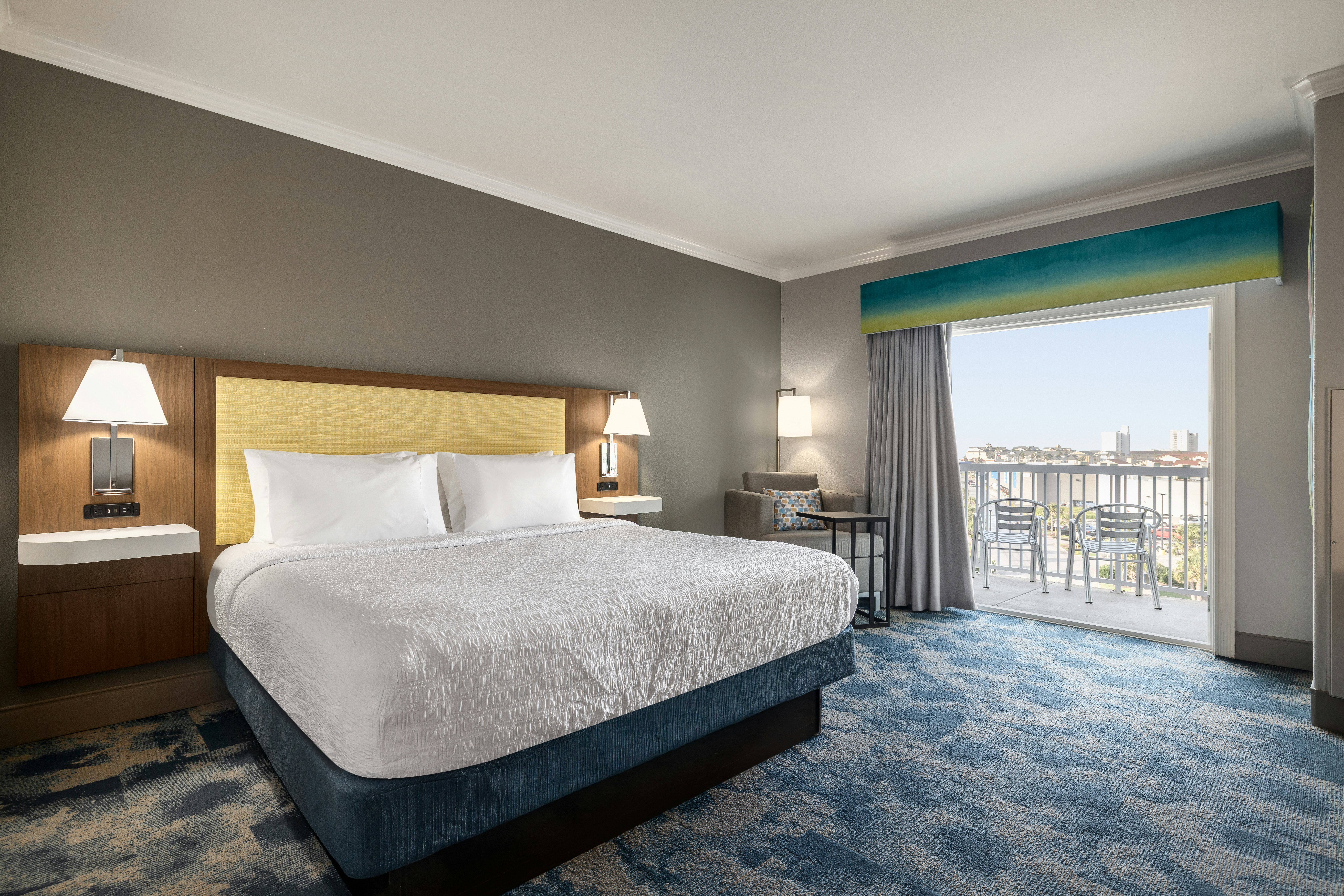 SUITE, KING BED, BALCONY, ACCESSIBLE