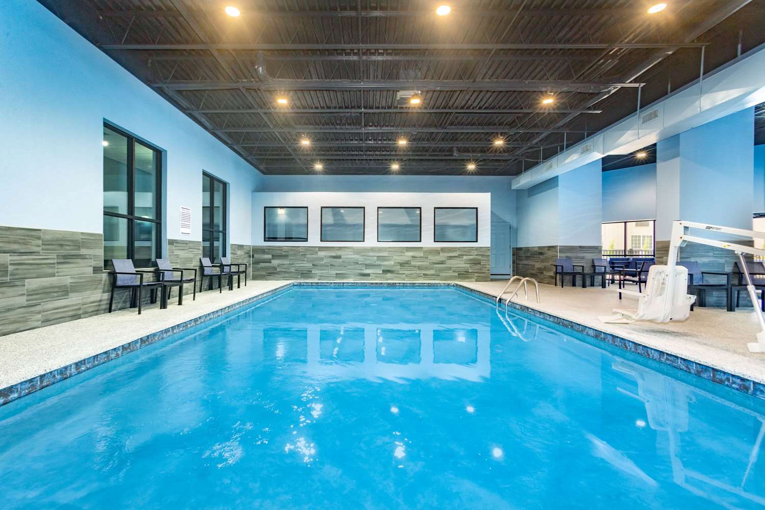 La Quinta Inn & Suites by Wyndham Joplin 28/56