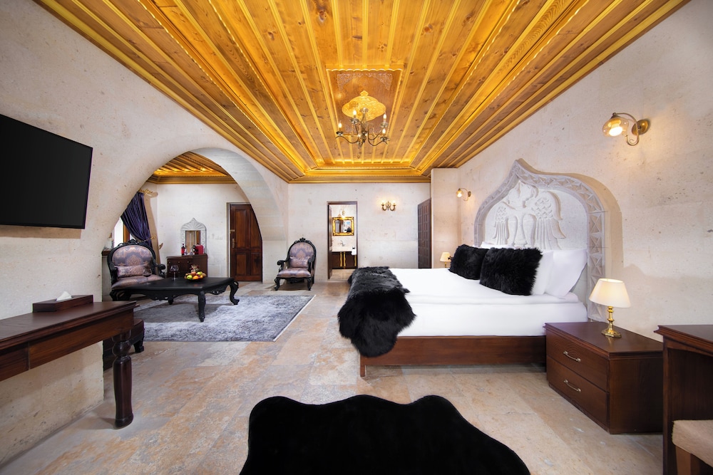 Pegasos Cave Suite 22/50