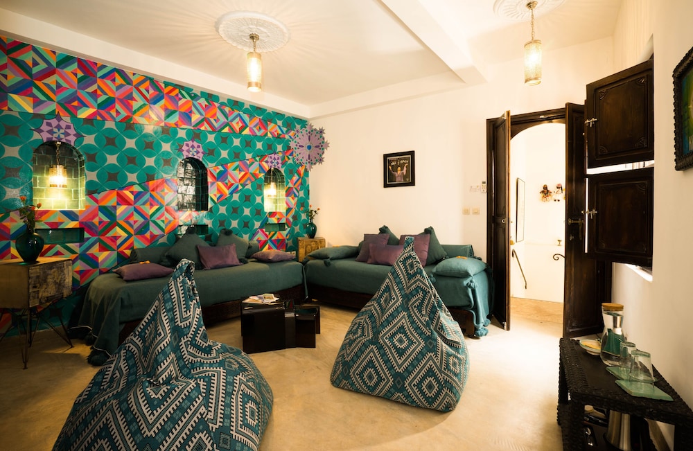 Riad Houdou 14/77