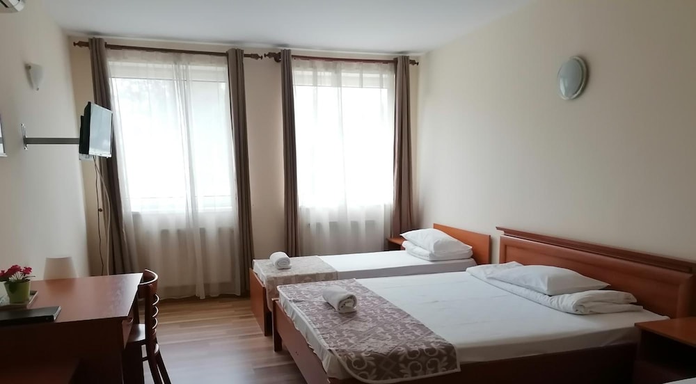 Hotel Ferihegy 11/30