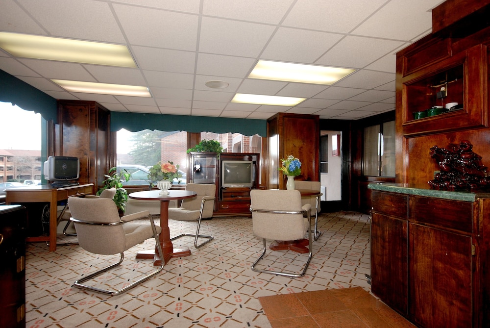 Country Hearth Inn & Suites Marietta 30/43