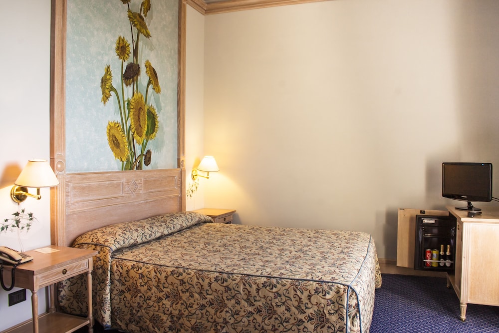 Hotel de La Ville 23/64