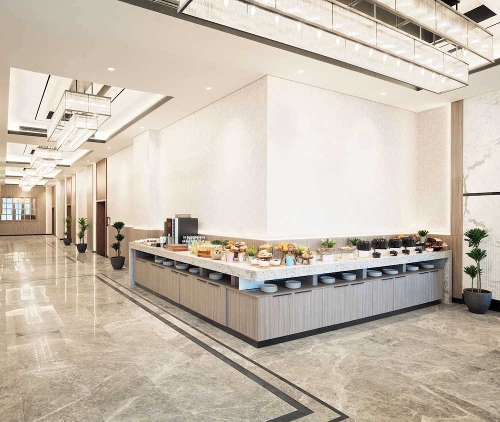 Park Inn by Radisson Hotel & Apartments Kuwait 9/62