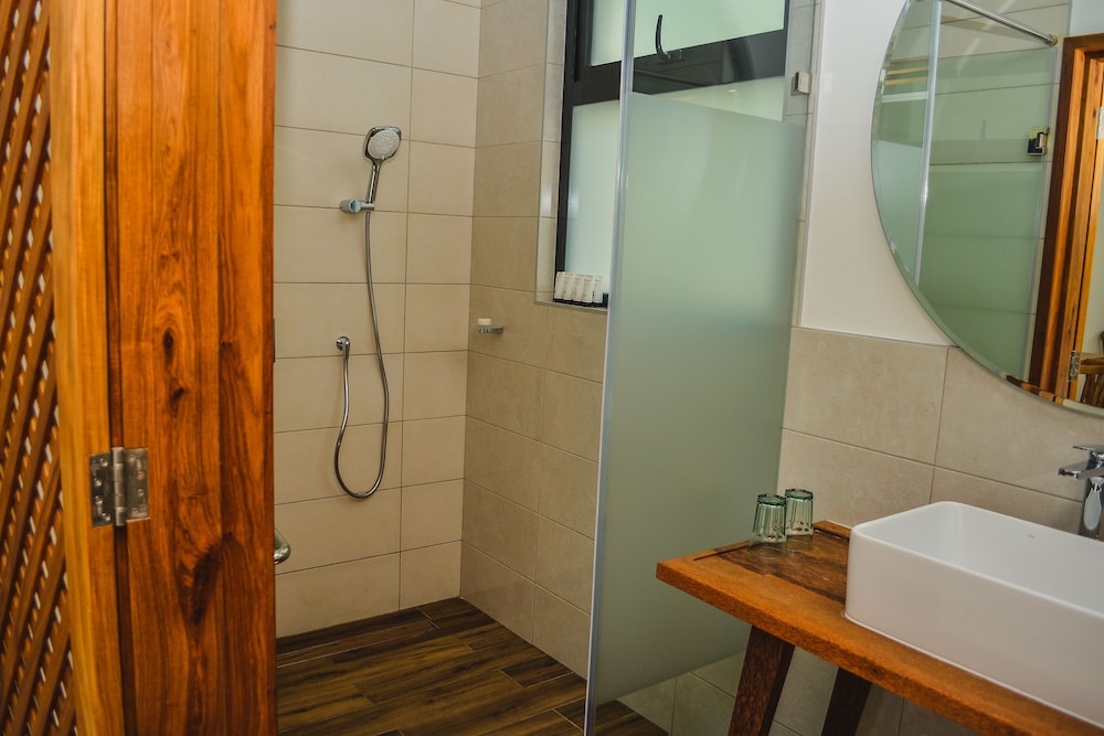 TOA Hotel & Spa 56/58