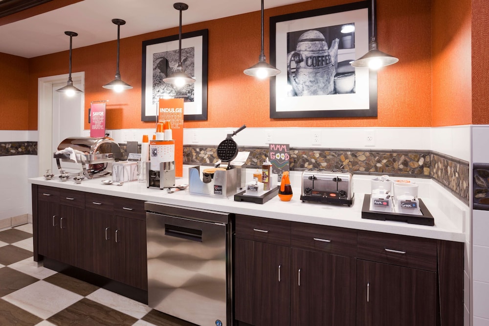 Hampton Inn Bloomington West 33/41
