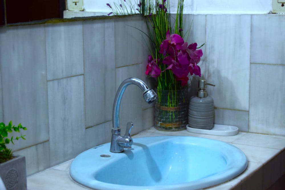 Alojamiento El Salvador Guest House 50/50