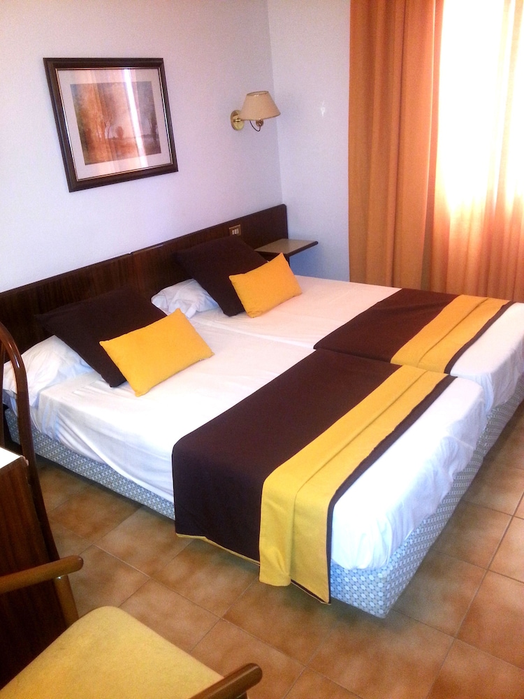HOSTAL DEL SOL 4/28