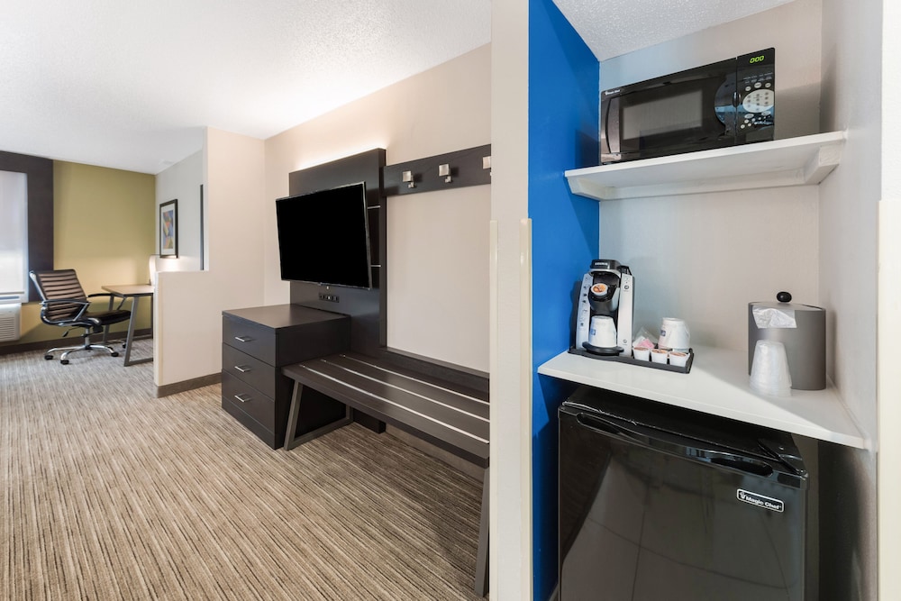 Holiday Inn Express Columbus Downtown 75/75