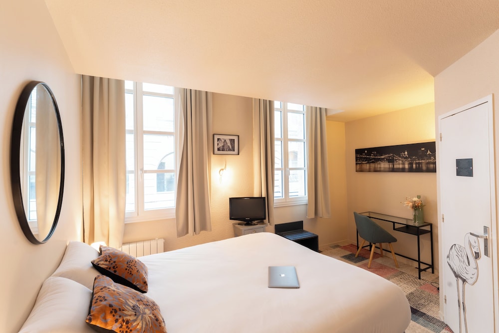 HOTEL DU THEATRE 18/52