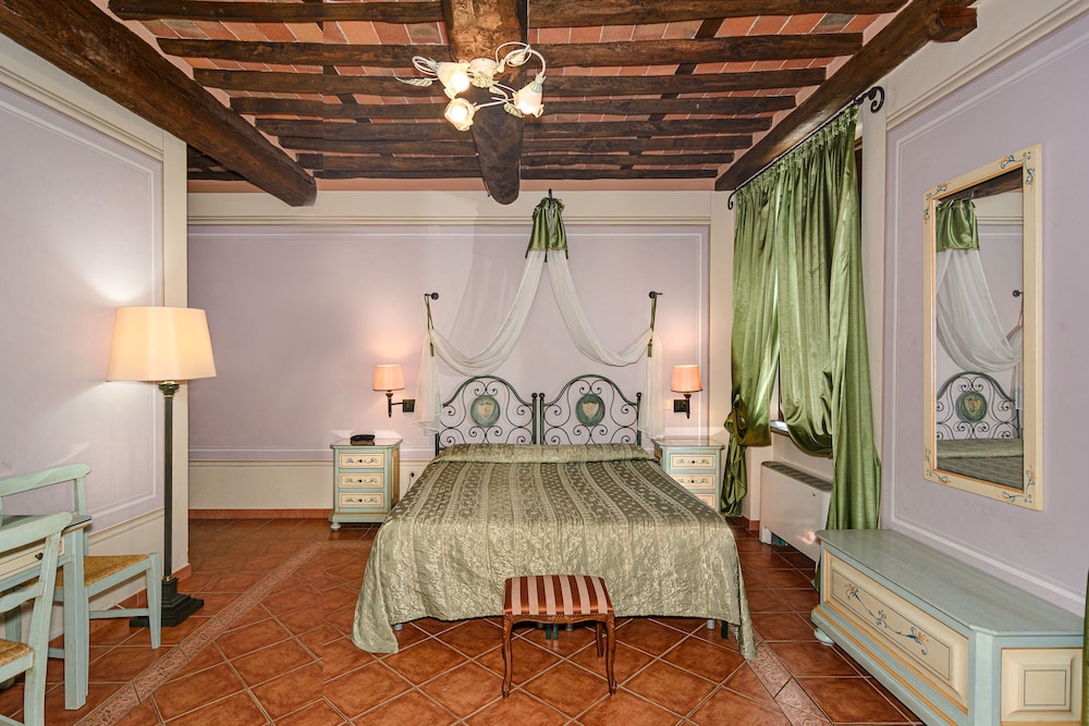 Villa Cheli Hotel 24/75