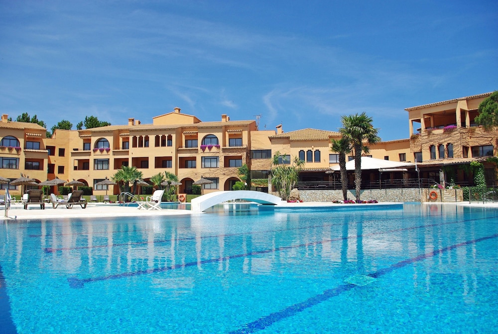 La Costa Golf and Beach Resort 3/50