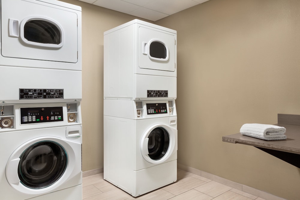 Holiday Inn Express and Suites Austin North Pflugerville 24/75