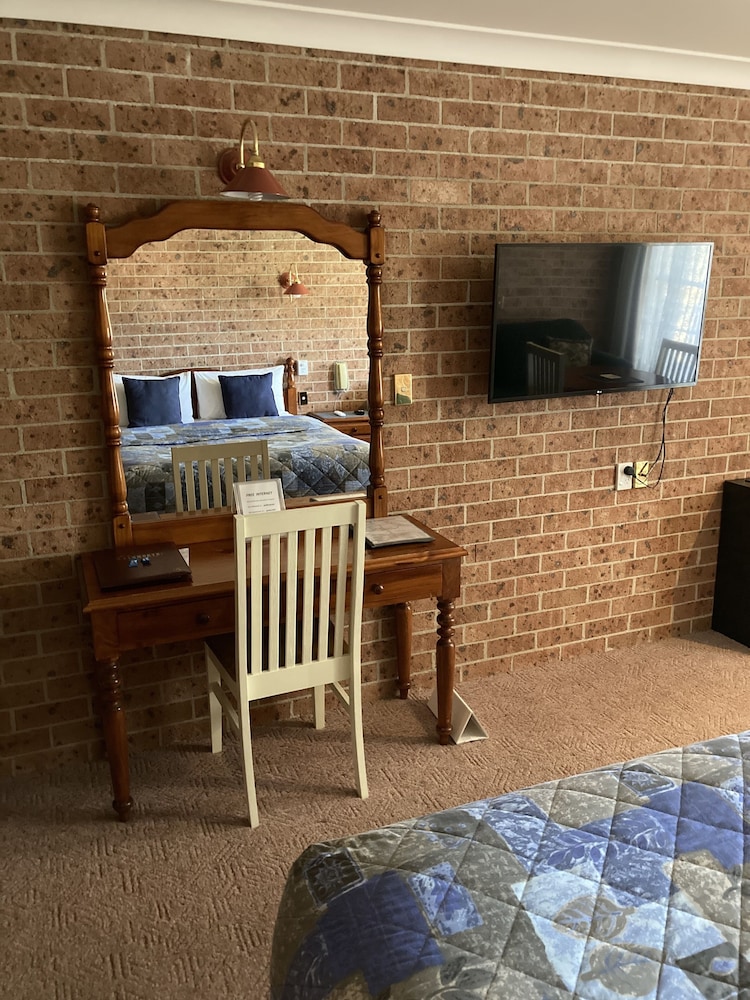 Golden Grain Motor Inn 27/62