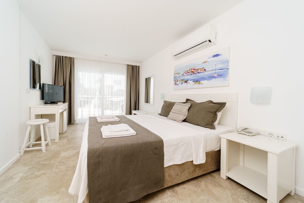 Superior, King Bed, Sofa, Balcony or Terrace