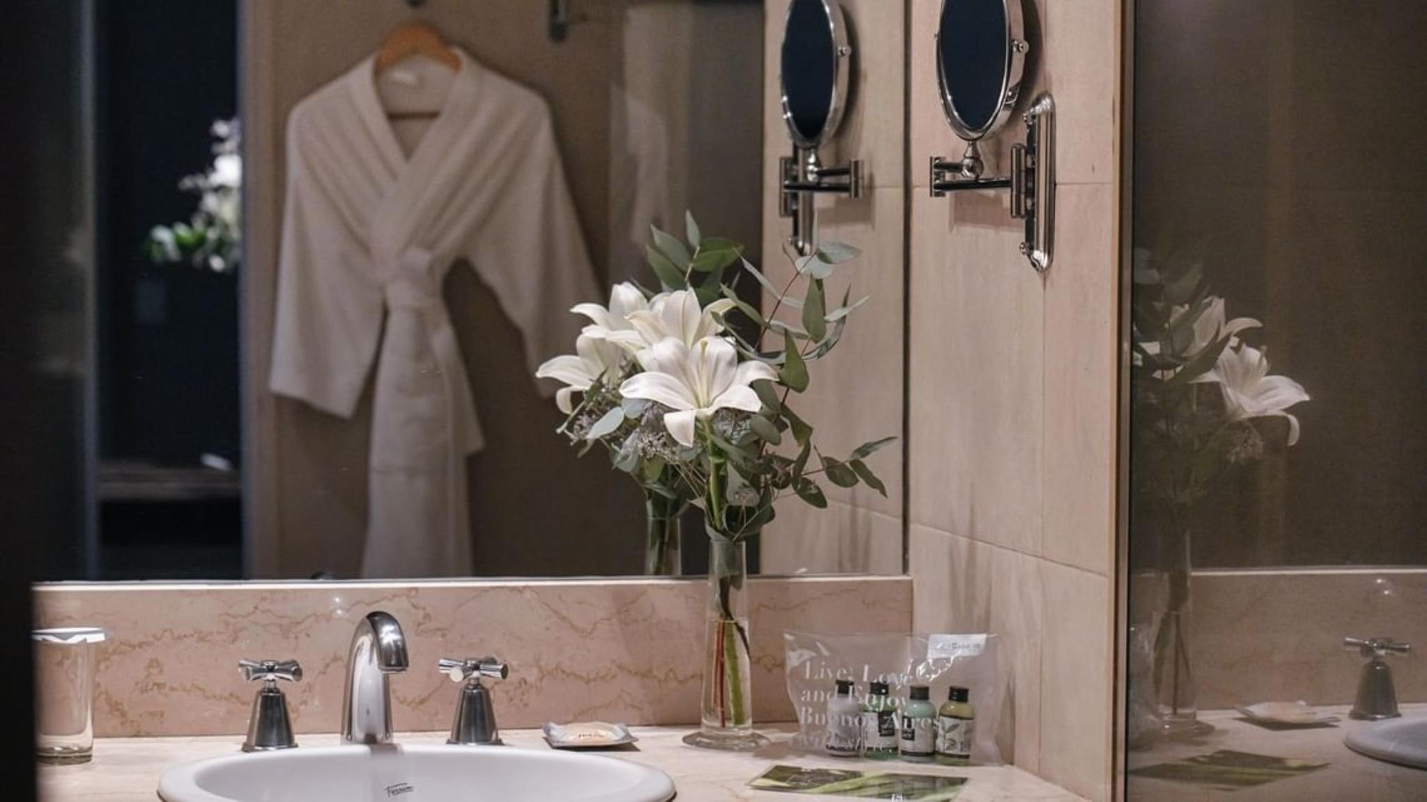 Deluxe Double Room, Hotel Madero, WorldHotels Elite 2/2