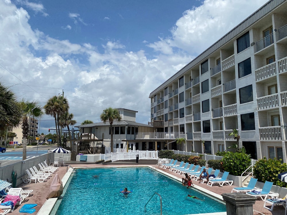 Silver Beach Club 2/50