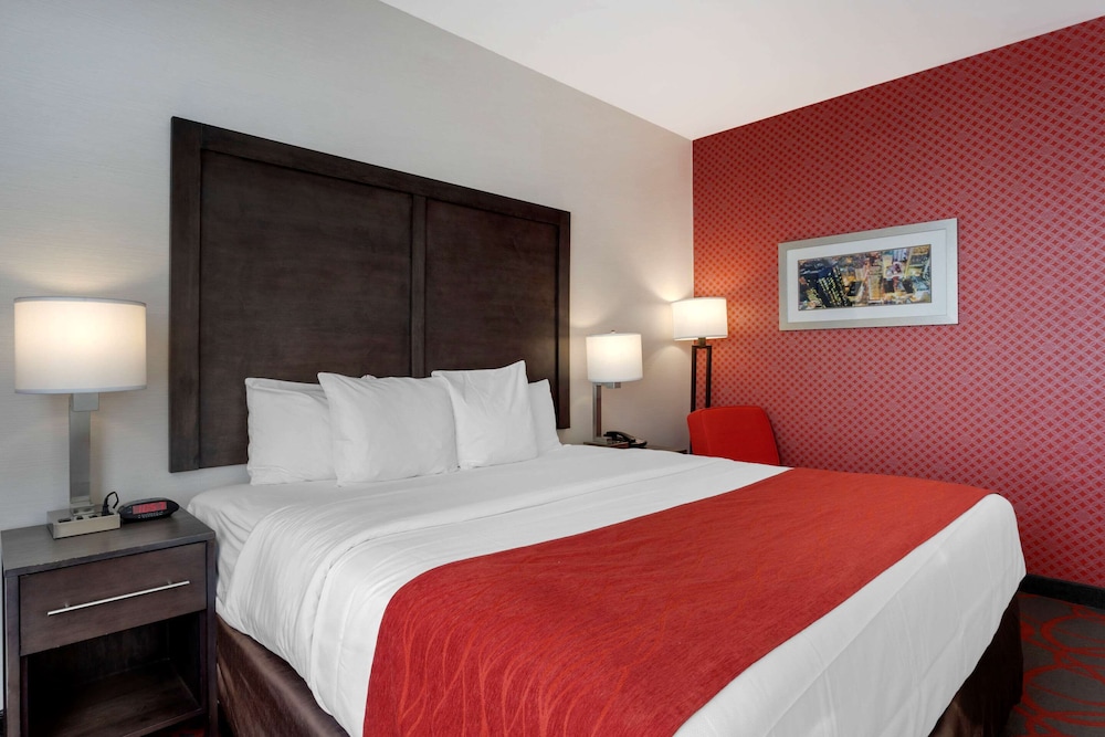 غرفة قياسية بسرير كينج، Comfort Inn And Suites Near Stadium 2/4