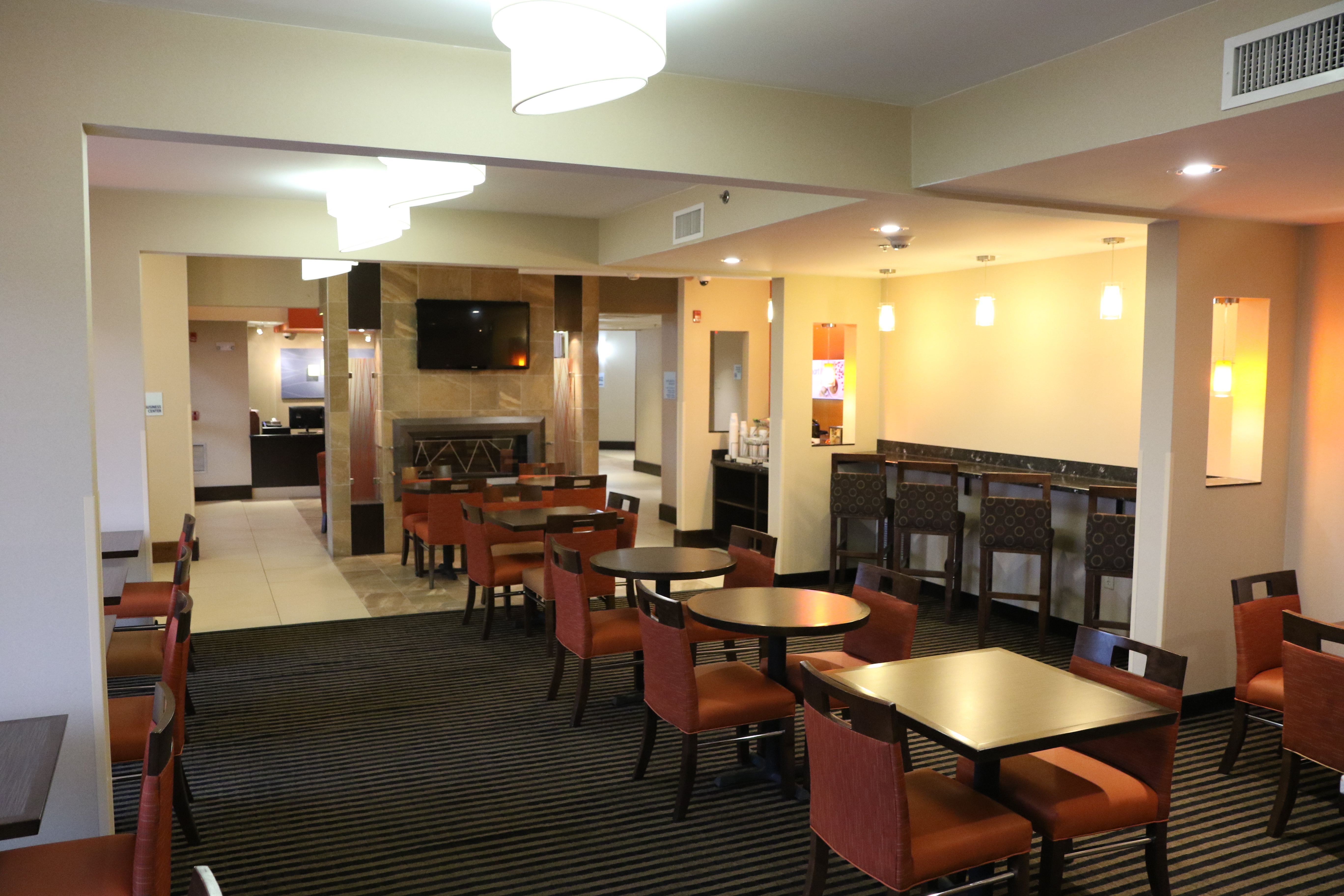 Holiday Inn Express Pittsburgh E - Waterfront Dr 28/42