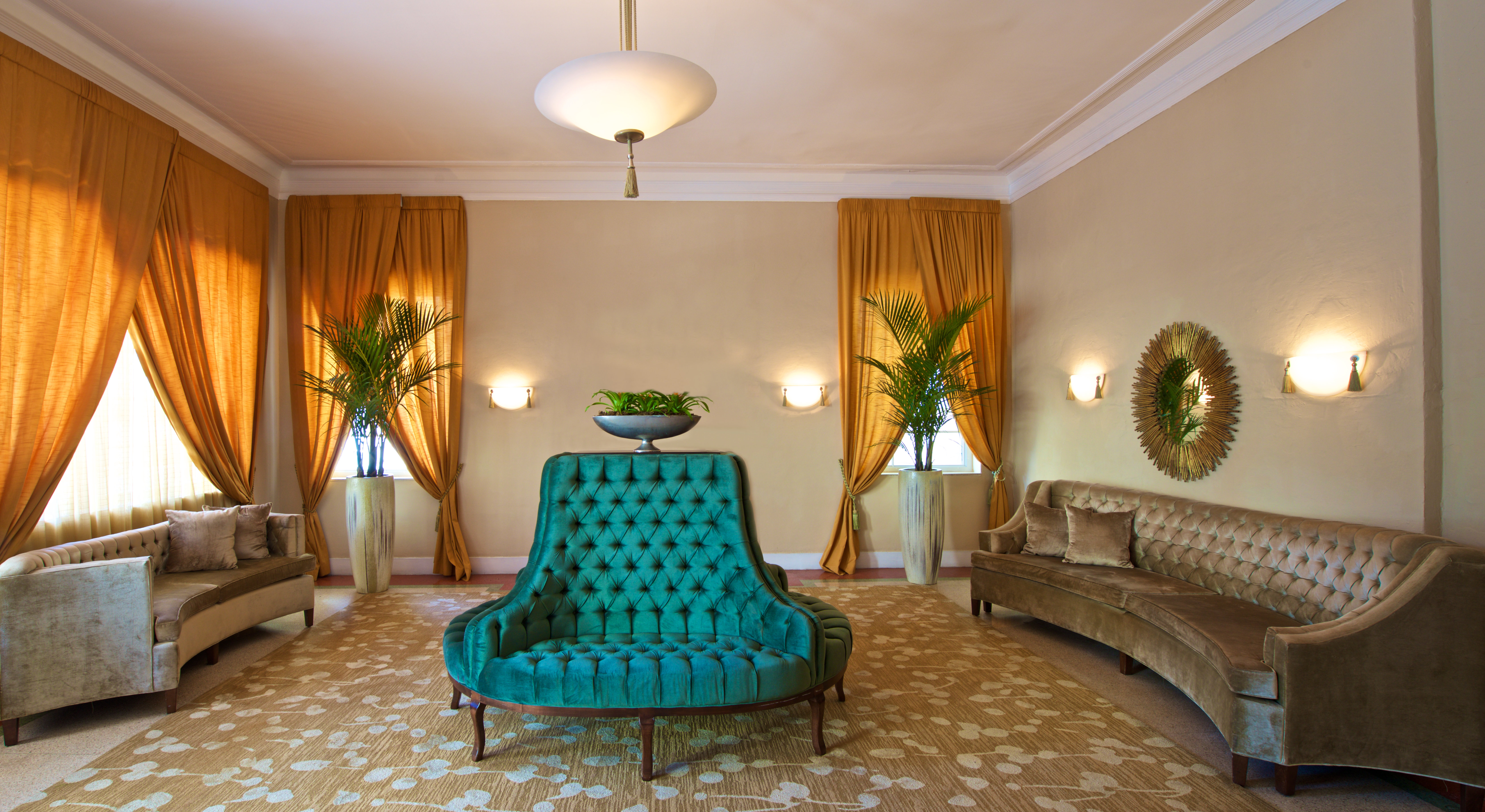 Blue Moon Hotel 50/75