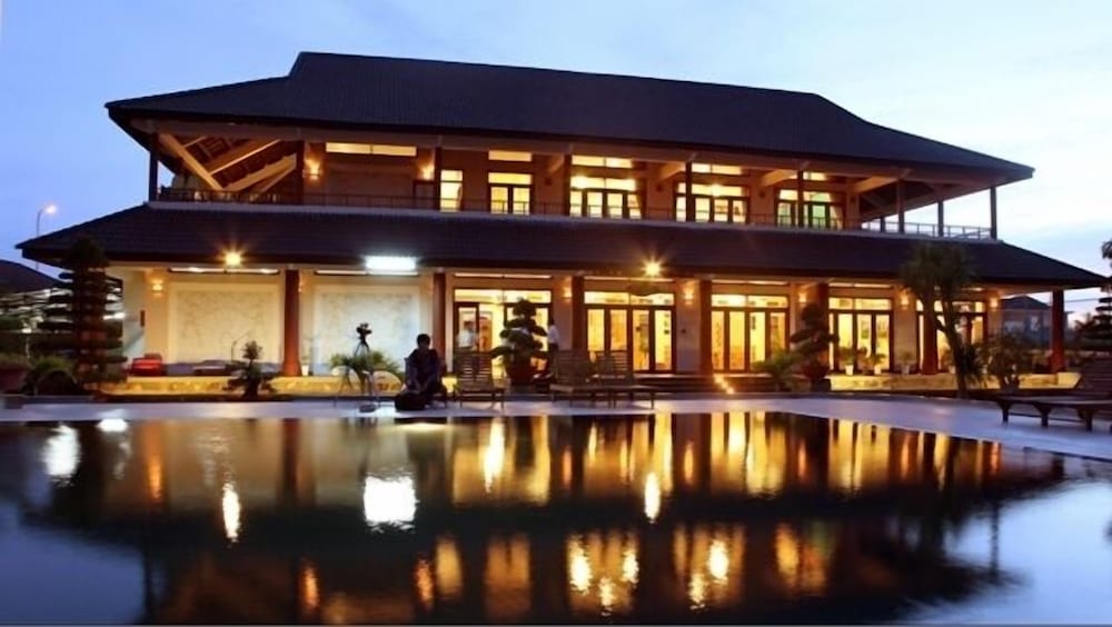 Aniise Villa Resort 1/39