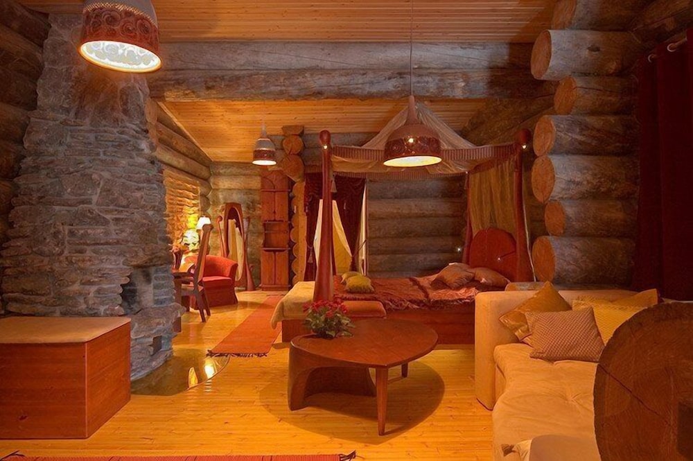 Kakslauttanen Arctic Resort 48/68