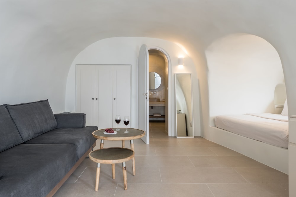 Oia Castle Luxury Suites by Art Maisons 28/50