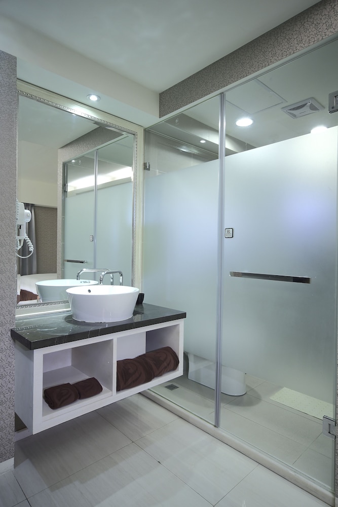 Nest Hotel 42/45