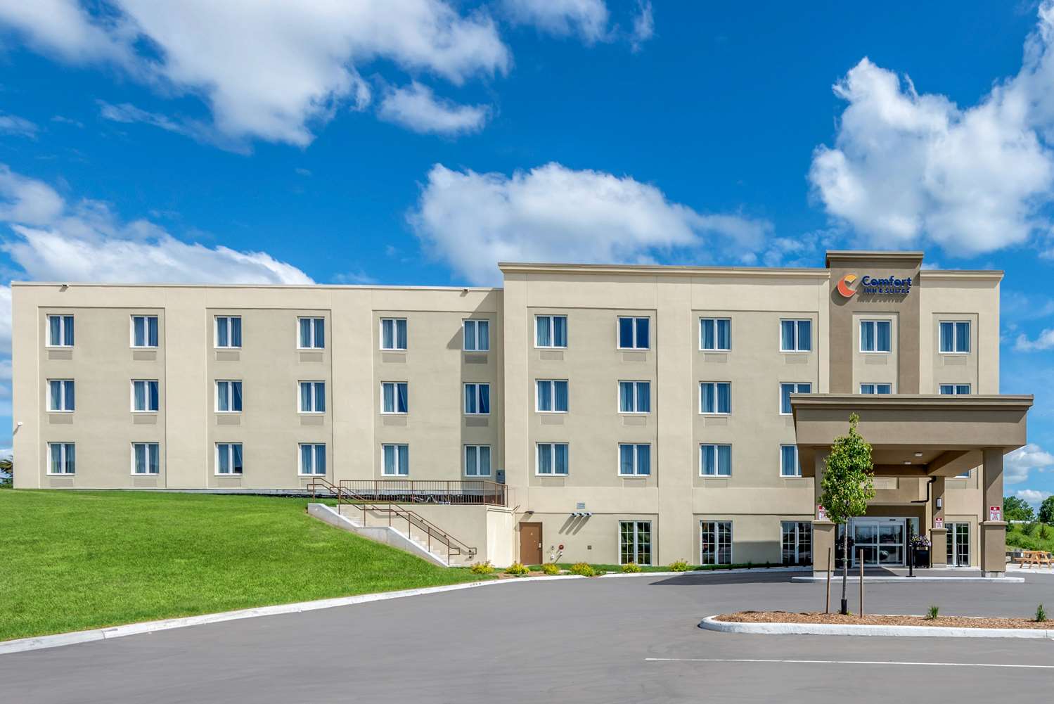 Comfort Inn & Suites Napanee, ON 1/11