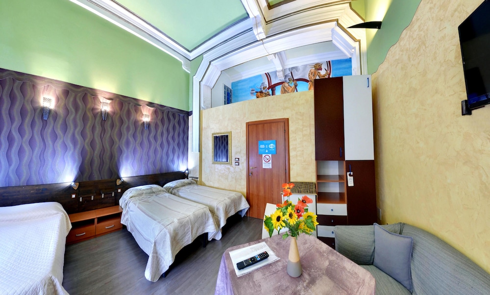 Family, 5 Beds, External Bathroom
