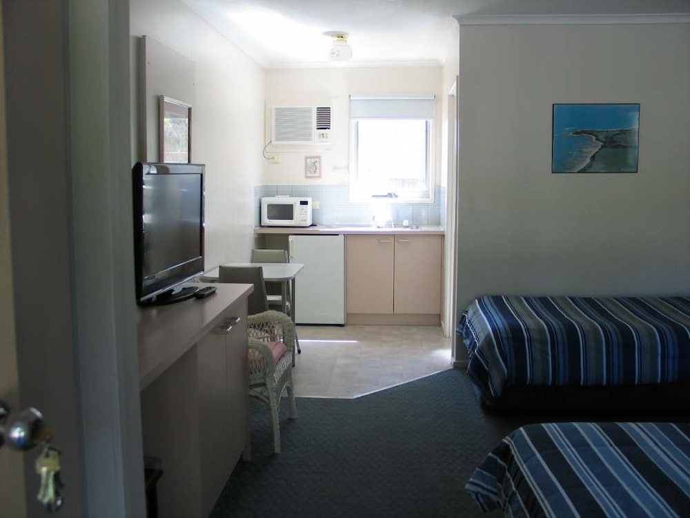 Balnarring Village Motor Inn 40/52
