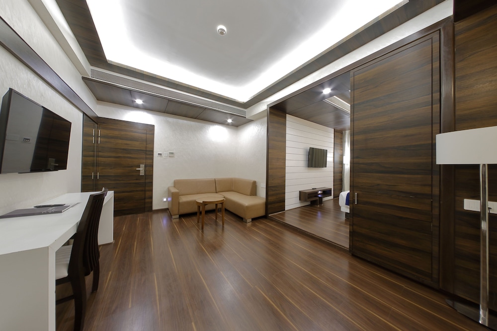 HOTEL SILVER HEIGHTS 17/20