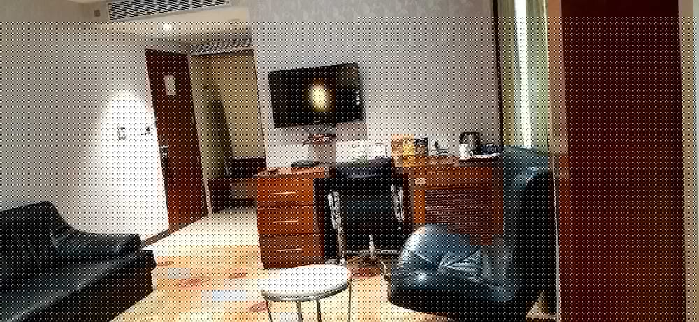 Ramada by Wyndham Ahmedabad 36/46
