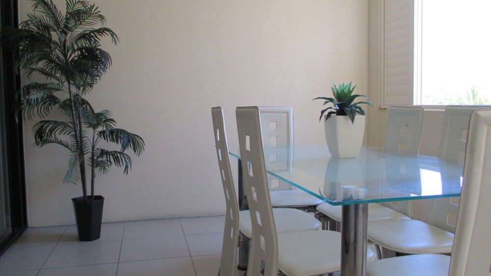 EDGE APARTMENTS CAIRNS 47/75