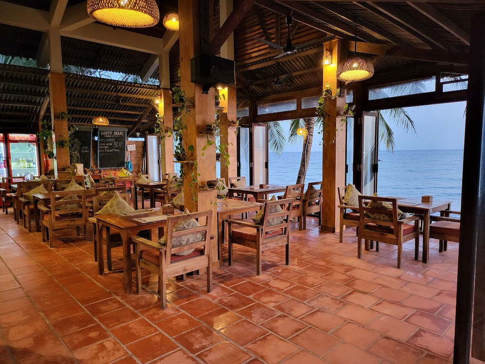 Ancarine Beach Resort 55/72