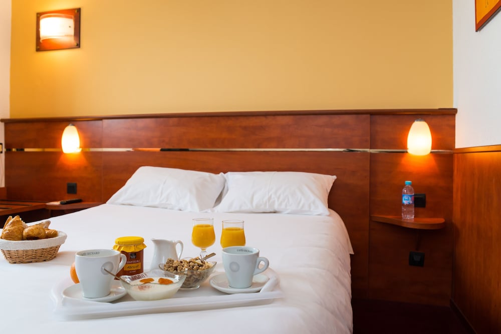 Brit Hotel Rennes Cesson - Le Floreal 14/66