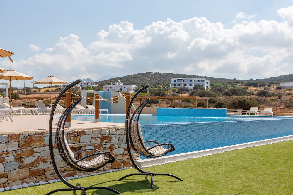 Sun and Moon Villas and Suites 54/72