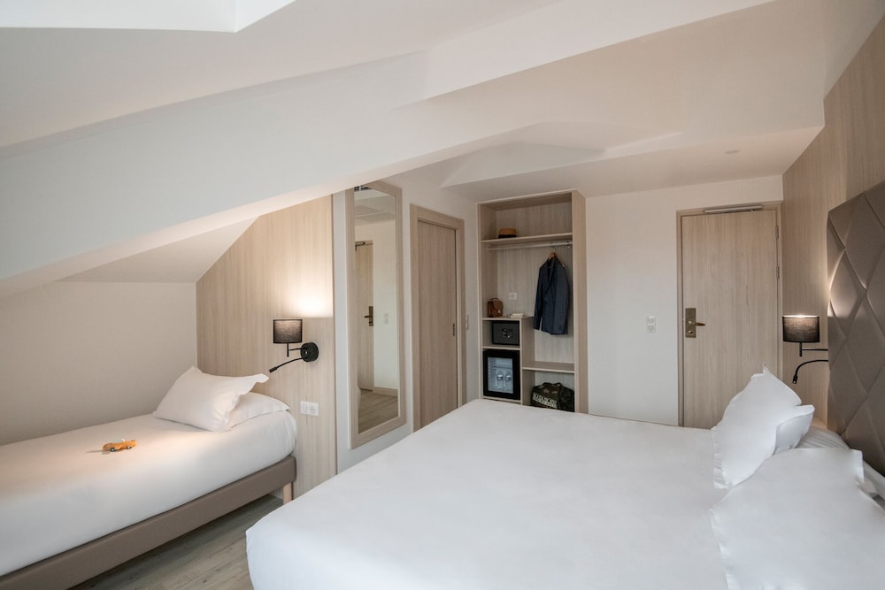 غرفة ثلاثية بثلاثة أسرّة، Golden Tulip Cannes de Paris 10/10