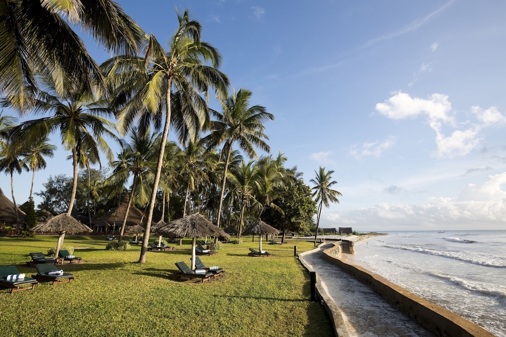Neptune Paradise Beach Resort & Spa 37/47