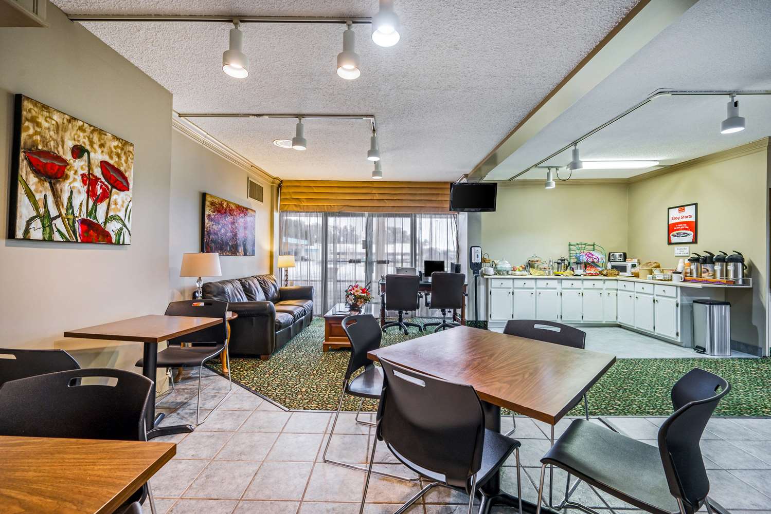 Econo Lodge Corinth 15/22