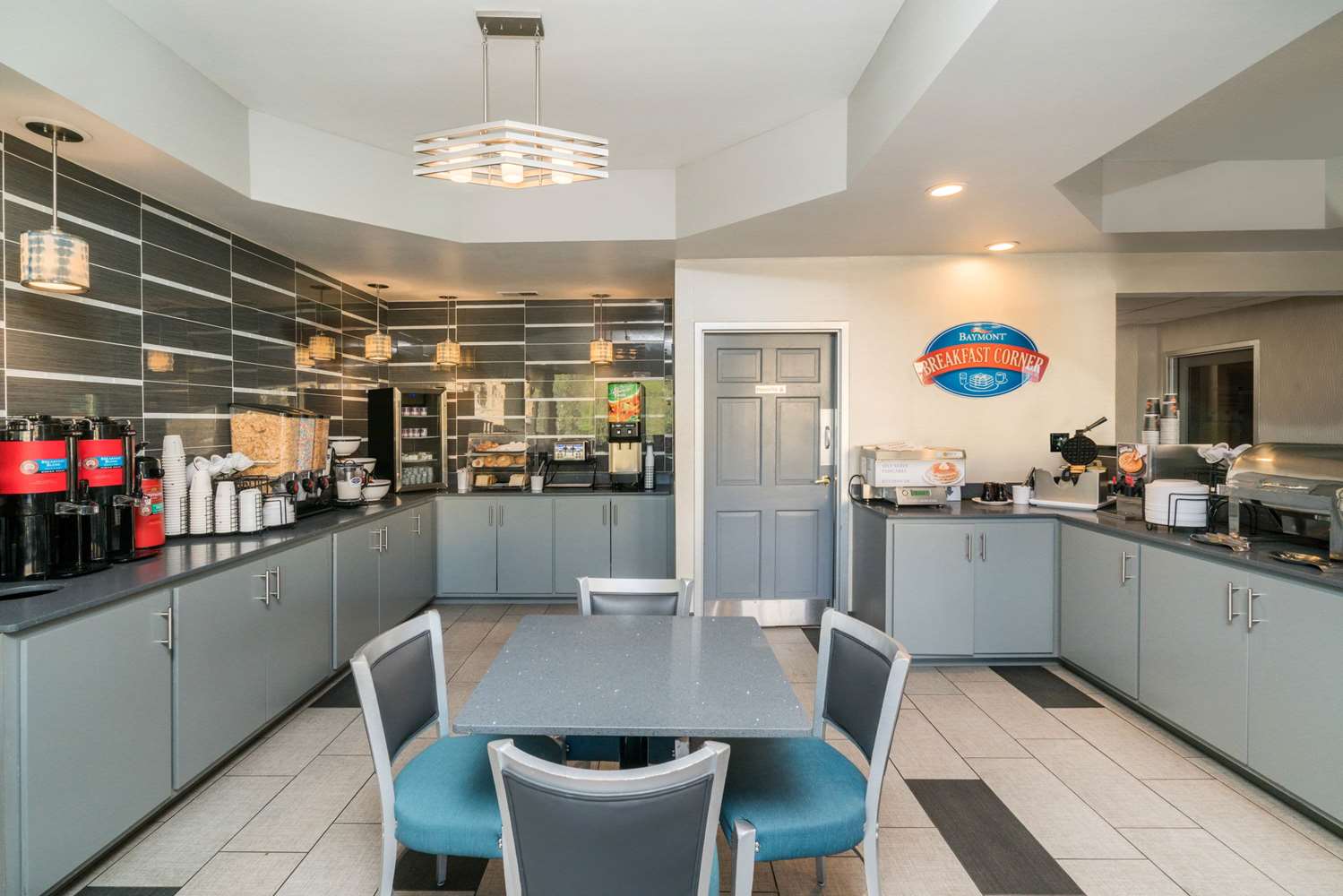 Baymont by Wyndham Franklin/Cool Springs 28/36