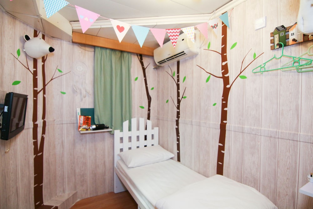 Tempo Inn-Cozy@National Court 47/63