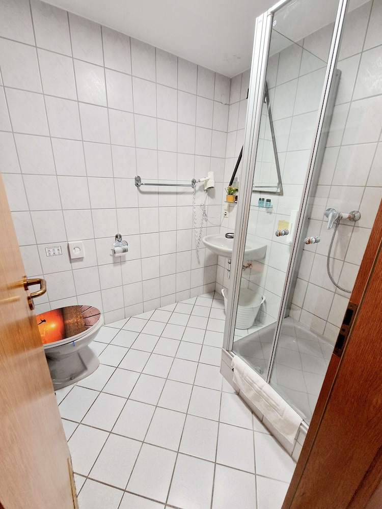 Hotel Rheintal 47/49
