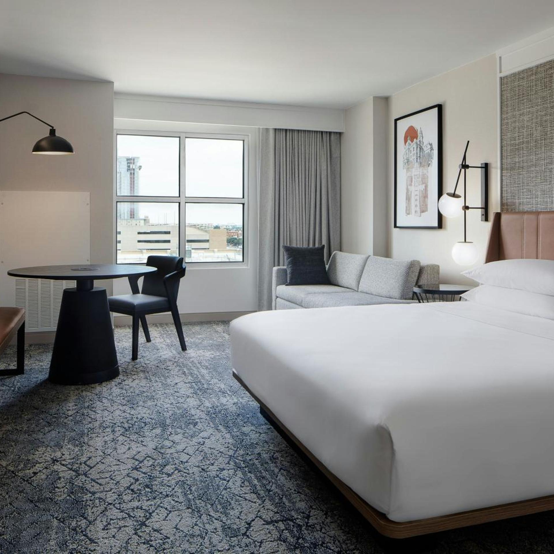 غرفة بسرير كينج، Sheraton Fort Worth Downtown Hotel 2/10