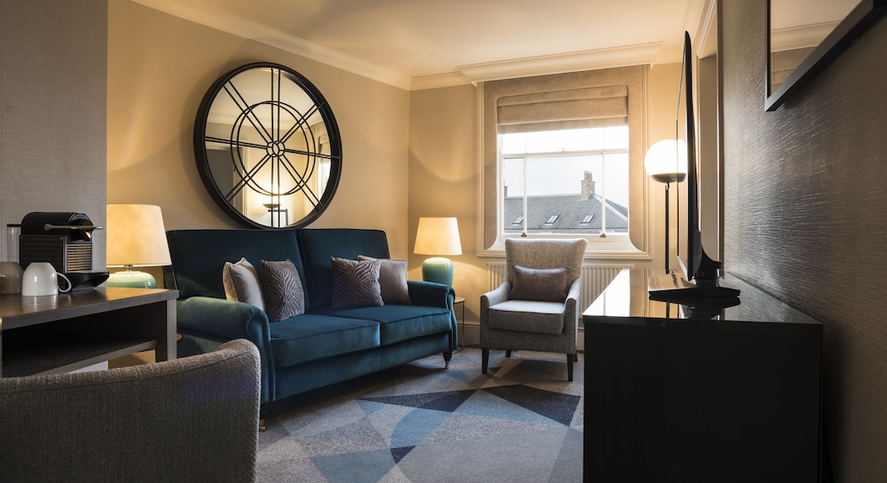 Sloane Place 24/45
