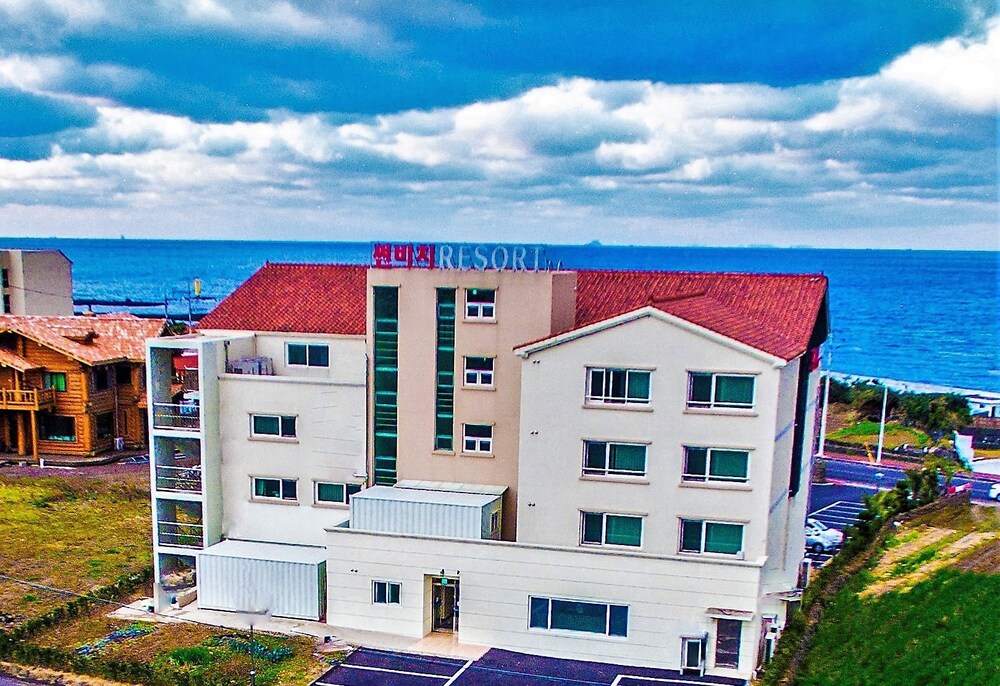 Sunbeach Resort 1/40
