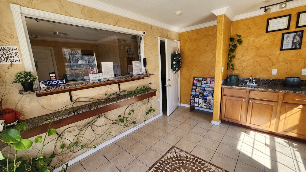 Benbrook Inn & Suites by Fort Worth I-20 3/34