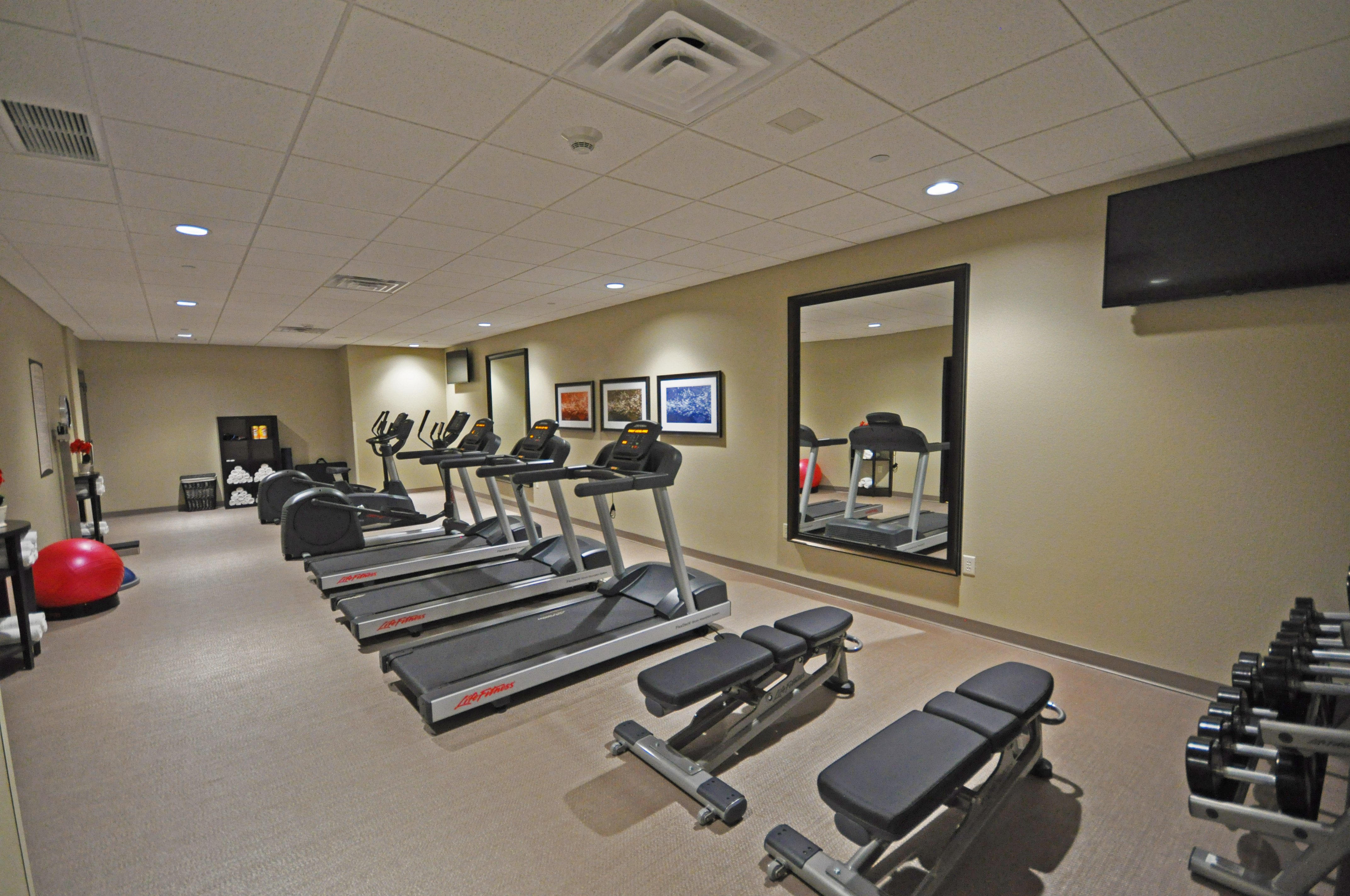 STAYBRIDGE SUITES EAU CLAIRE - ALTOONA 23/67
