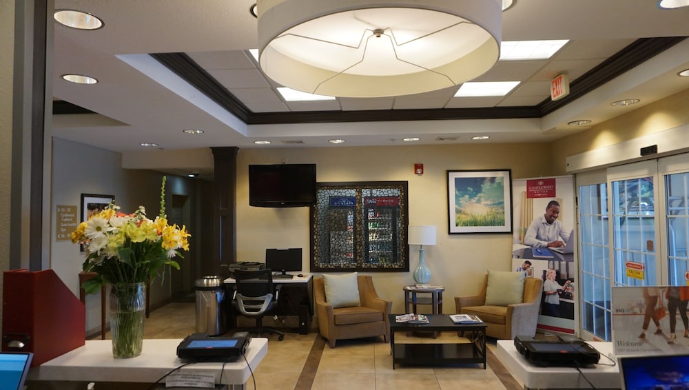 Candlewood Suites West Springfield 48/58